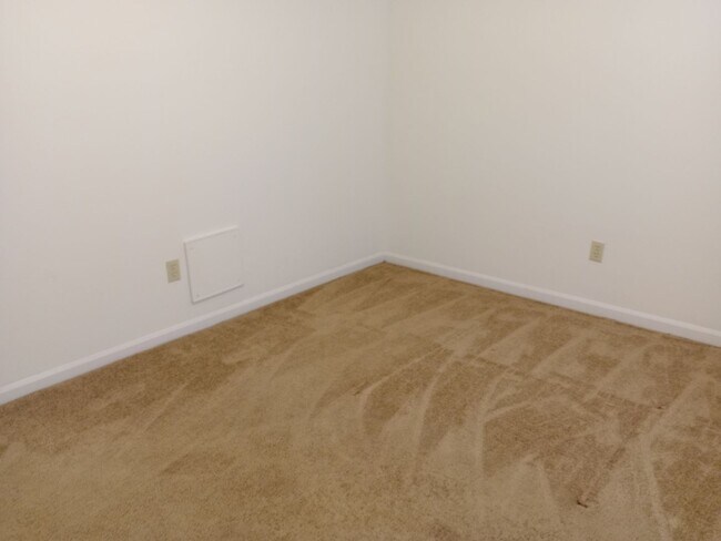 Building Photo - 3500-3502-3502 Delmar Ct