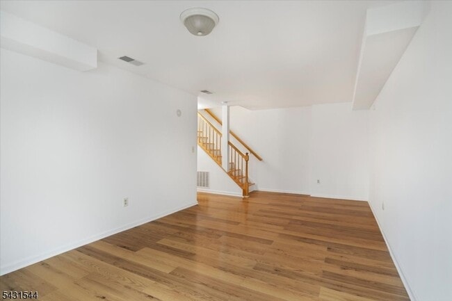 Building Photo - 145 Arrowgate Dr