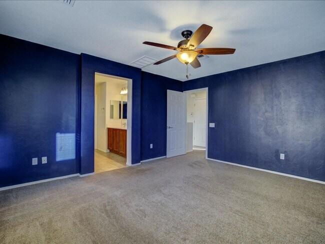 Building Photo - PROMO 1/2 OFF FIRST MONTH'S RENT!!*