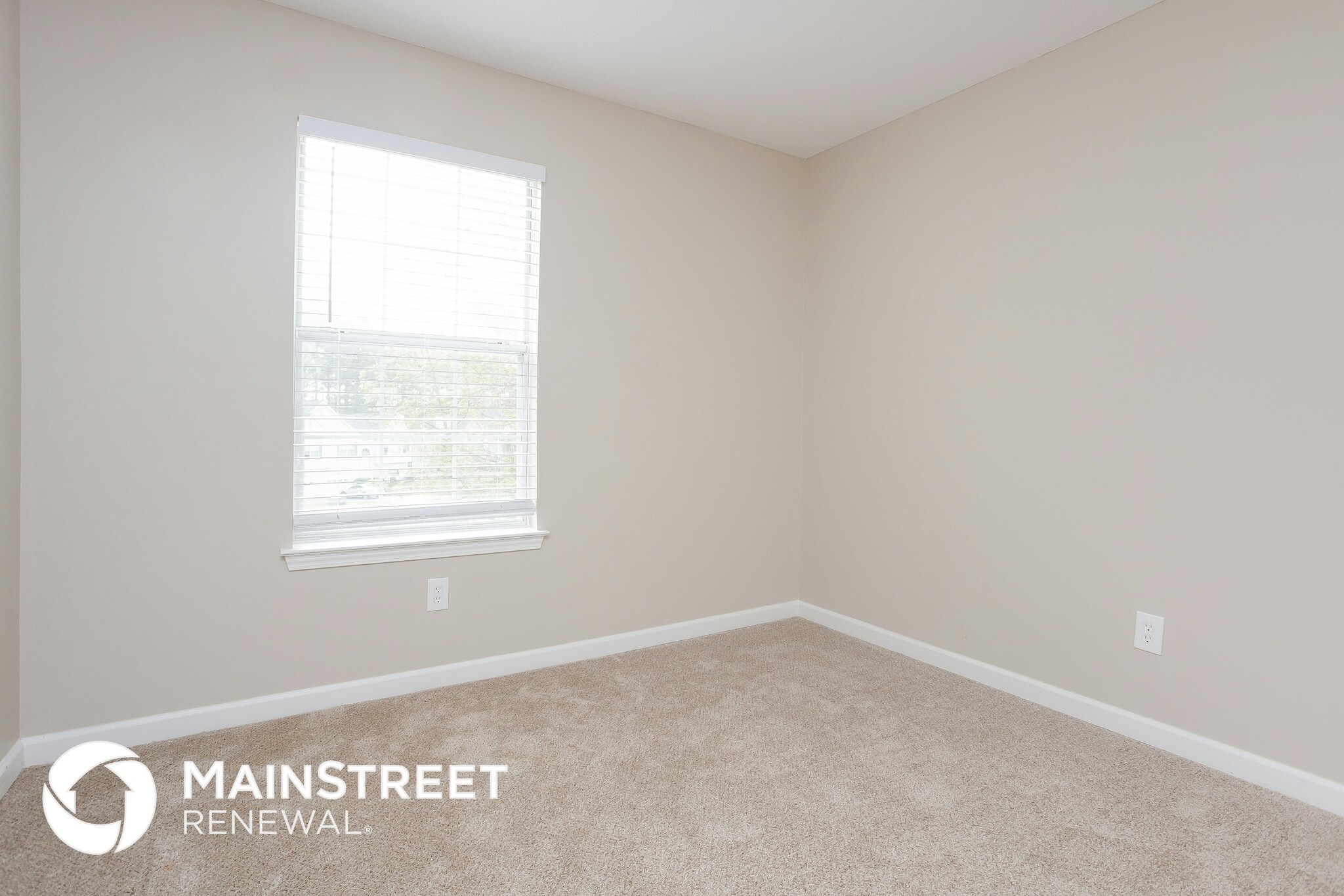 Building Photo - 6411 Hillview Ln