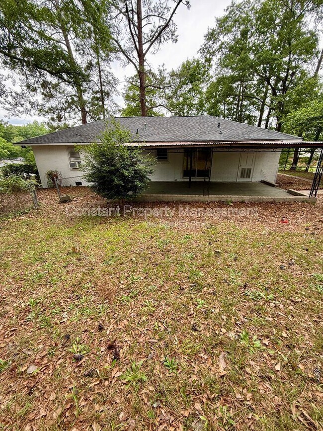 Building Photo - 4158 Log Cabin Dr