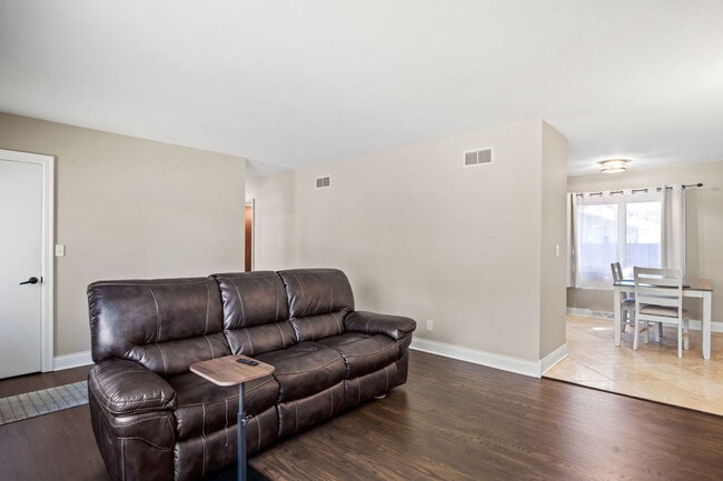 Building Photo - 104 N Spruce St