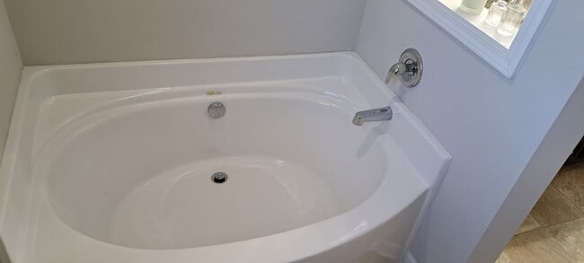 Building Photo - Magnificent Two Story Five Bedroom Home in Northeast Columbia -  Short Commute to Fort Jackson or...