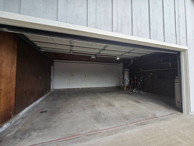 Building Photo - 11321 Volans St
