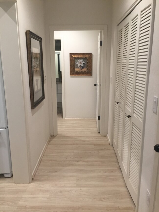 Hallway to MB - 92-1212 Olani St