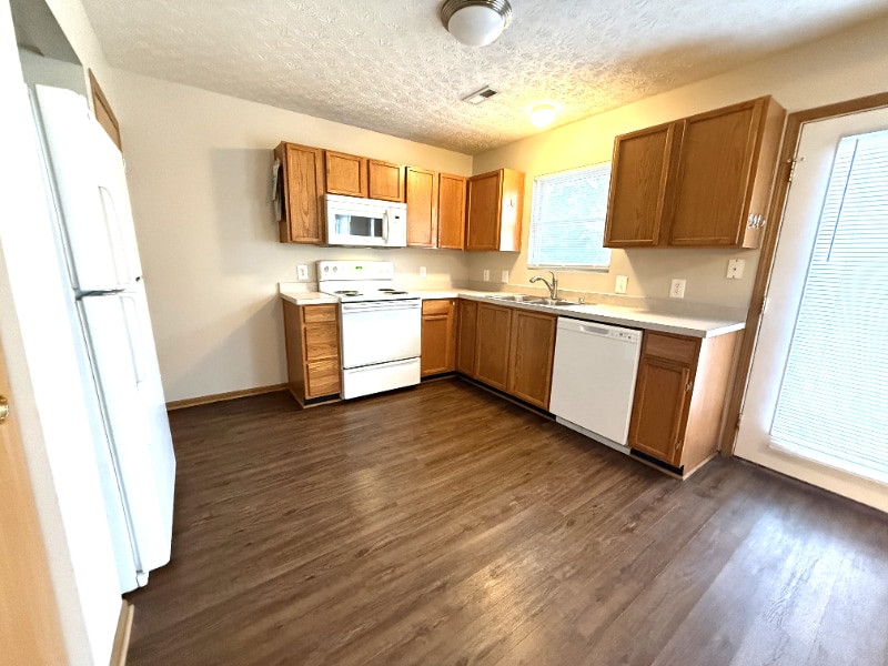 Building Photo - 7127 Black Mountain Dr