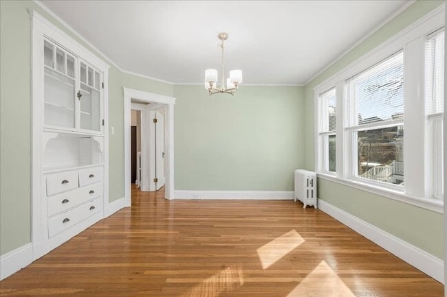 Building Photo - 51 Roslin St