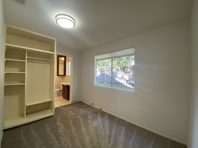 Building Photo - Updated 3-bedroom, 2-bath home in PG!