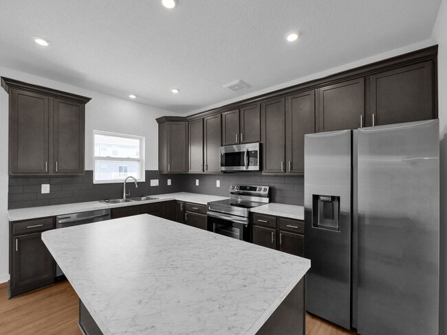 Building Photo - Modern 3 Bed, 2.5 Bath Condo – Spacious, S...