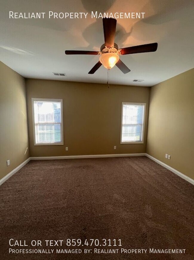 Building Photo - 236 Lynnwood Dr