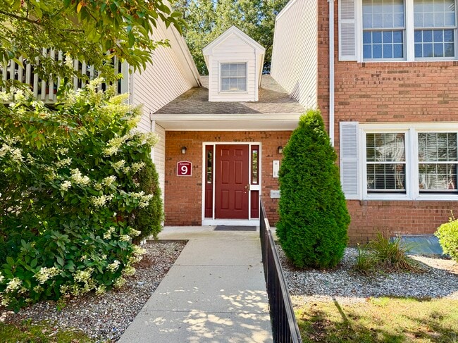 Building Photo - 9 Concorde Way