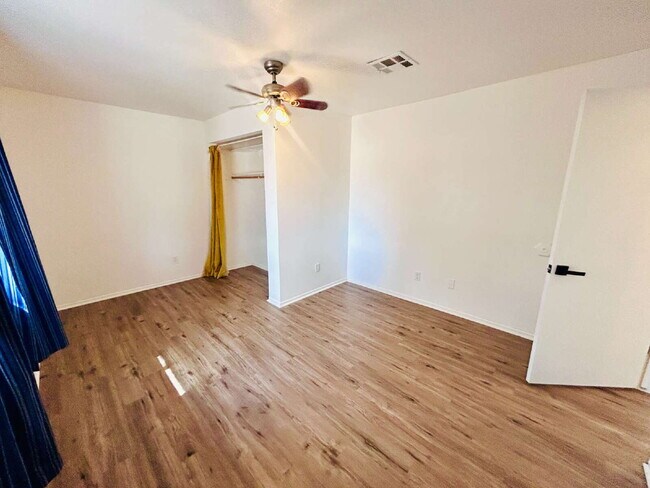 Building Photo - Beautiful 4 Bedroom House for rent in South Joshua Tree