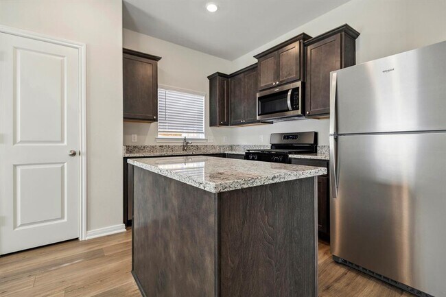 Building Photo - 420 Mystic Slopes Dr