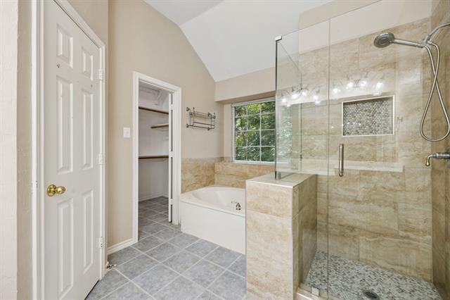 Building Photo - 1009 Spanish Oak Dr