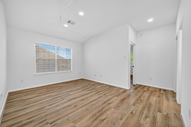 Building Photo - 17422 Bending Post Dr