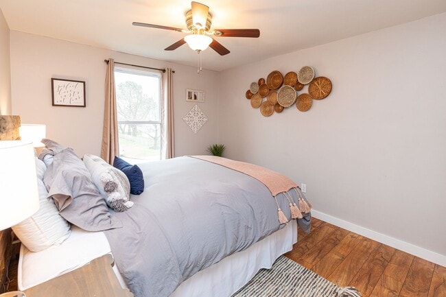 Building Photo - Spacious 4 Bedroom 3 Bath Home