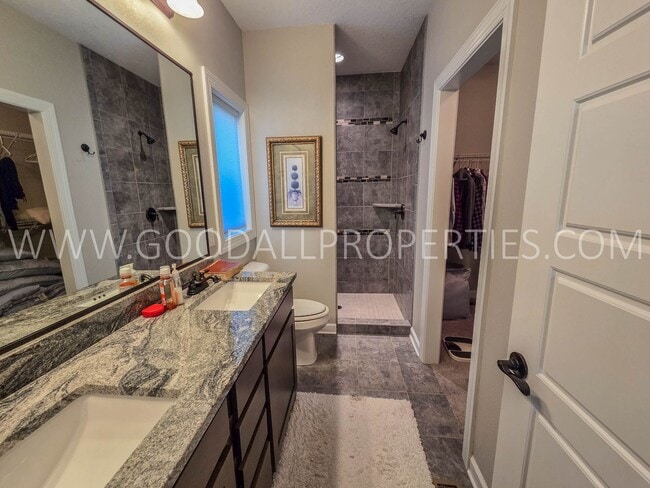 Building Photo - 3 Bed 2 Bath Home in Adel with a 3-Car Garage