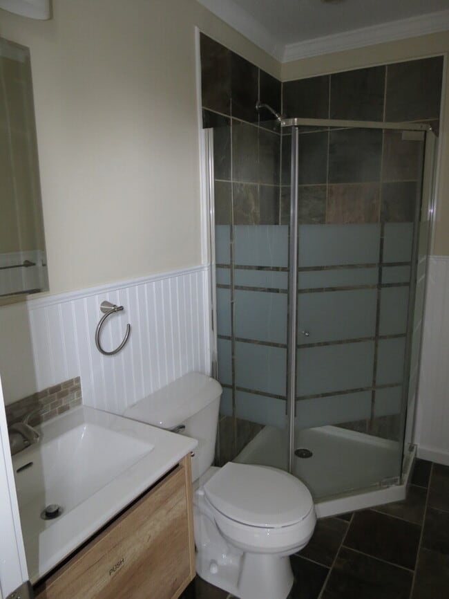 Building Photo - 35 Ashton Dr