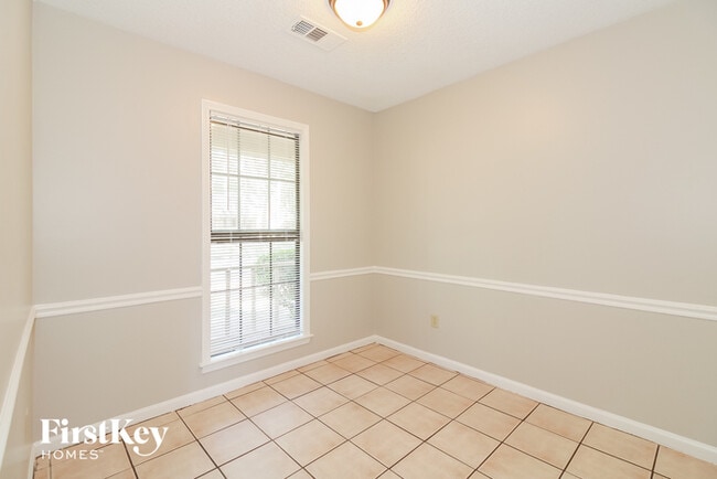Building Photo - 4630 Sandy Park Dr