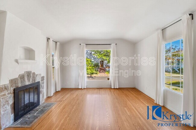 Building Photo - 1616 Fern Pl