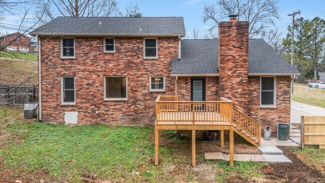 Building Photo - 115 Pascal Dr