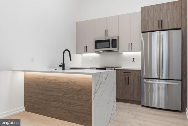 Building Photo - 1232 Chancellor St