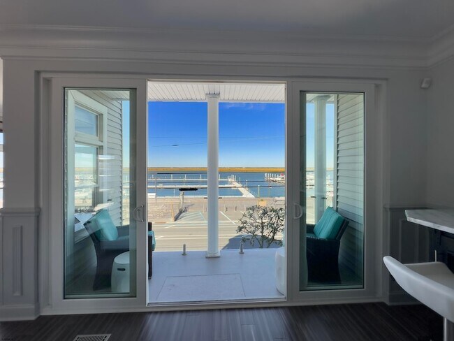 Building Photo - 9416 Amherst Ave