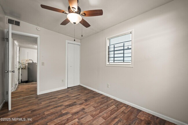 Building Photo - 1066 W 13th St