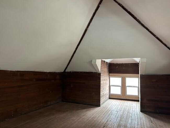 Building Photo - 81 Woodland St