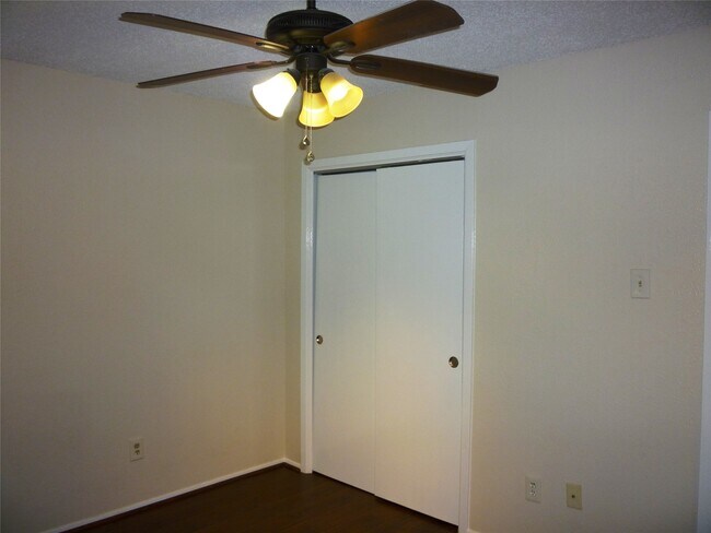 Building Photo - 7207 Grackle Dr