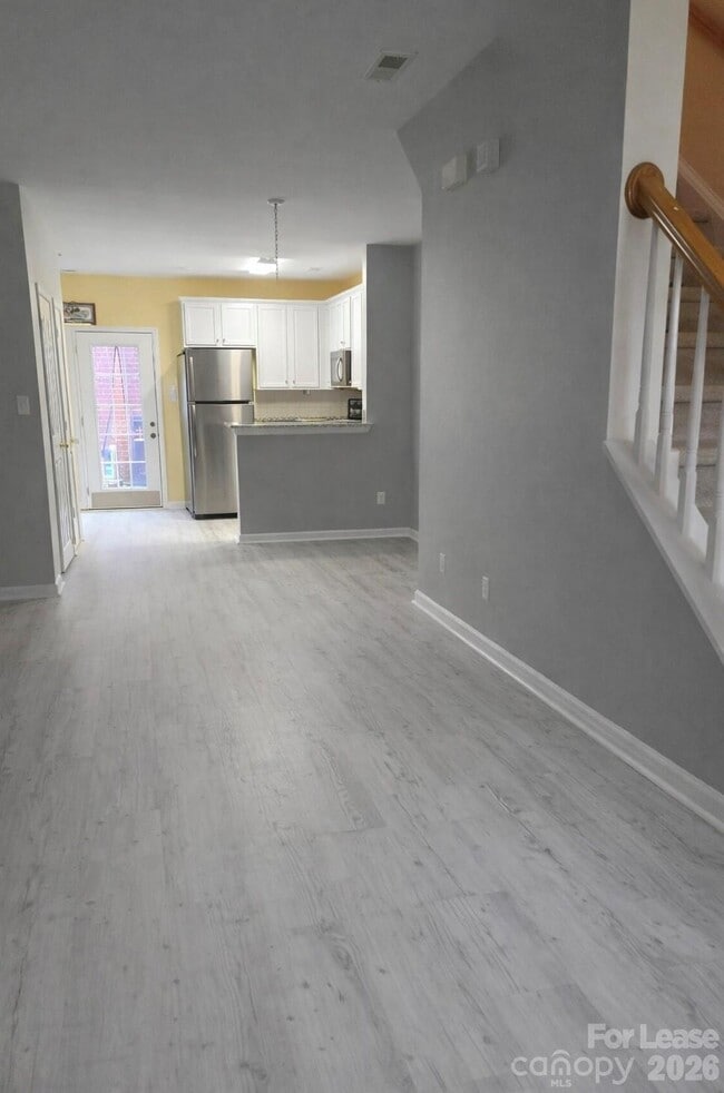 Building Photo - 6928 Creft Cir