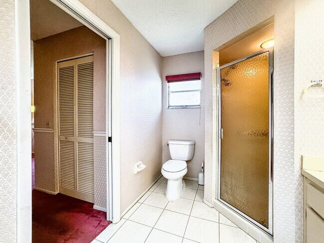 Building Photo - 55 & OLDER COMMUNITY! Charming 2-Bedroom Oasis with 2 Full Baths and 1,747 Sq Ft in New Port Richey!