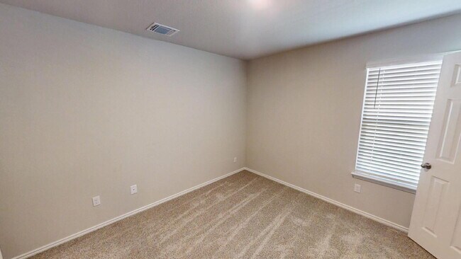 Building Photo - "Spacious 4-Bedroom Gem on Luella Drive – Your Perfect Killeen Retreat!"
