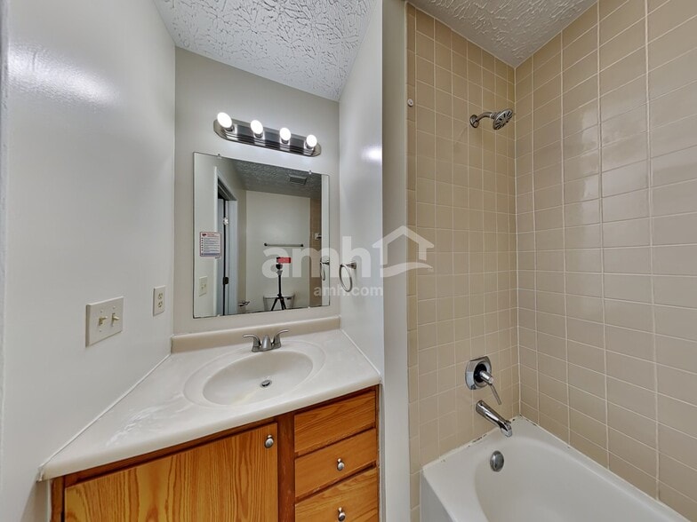 Building Photo - 12187 Derby Ct