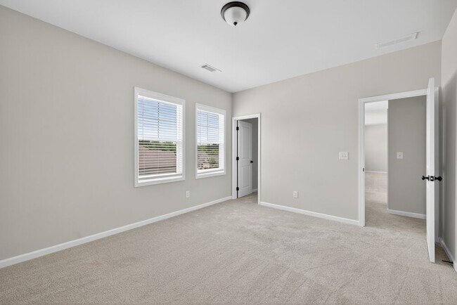Building Photo - 4407 Silver Oak Dr