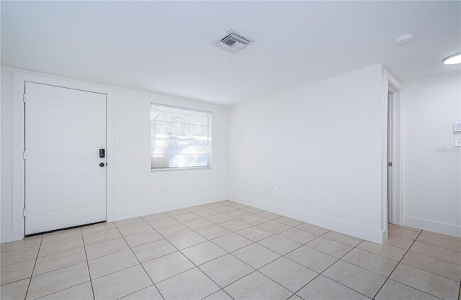 Building Photo - 4929 Ladyfish Ct
