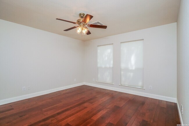 Building Photo - 539 Willow Grove Dr
