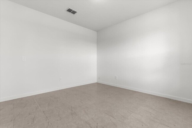 Building Photo - 11216 Sycamore Glen Loop