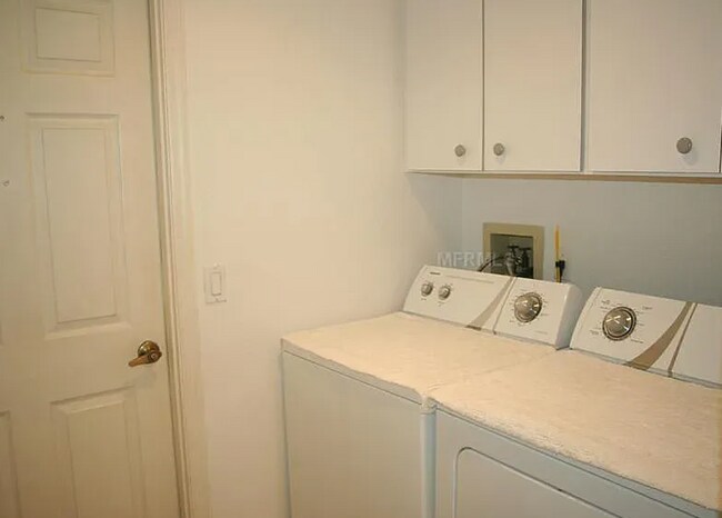 Building Photo - 2583 Oberon Rd
