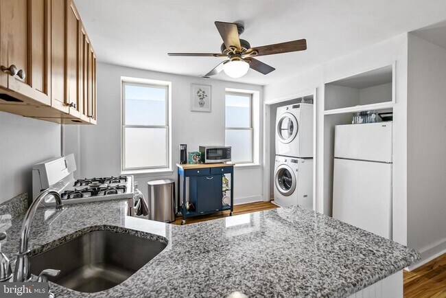 Building Photo - 600 N Linwood Ave