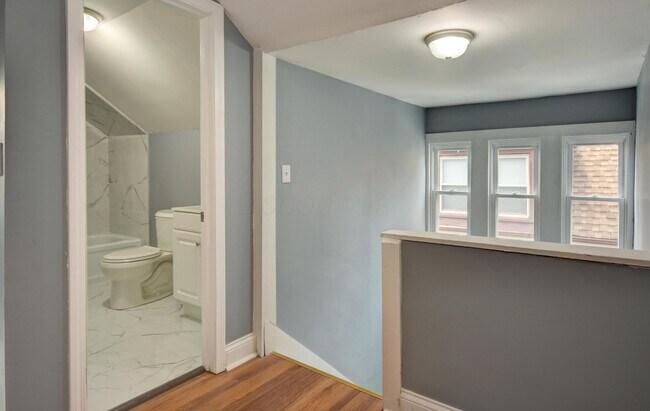 Building Photo - 1515 Hawthorne Ave