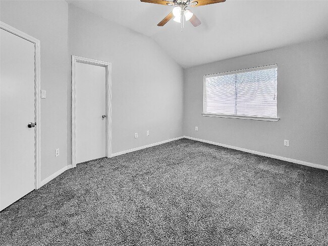 Building Photo - 4010 Redwood Hill Ct