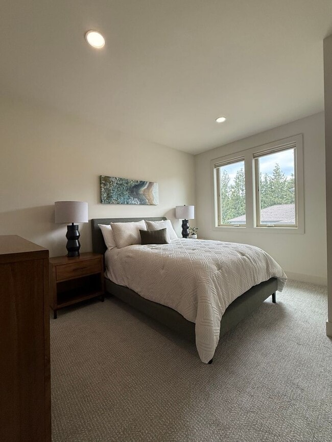 Building Photo - Now renting brand-new 3 bedroom, one study/Den, 2.5 bathroom House $3,650 unfurnished and $6,000 ...