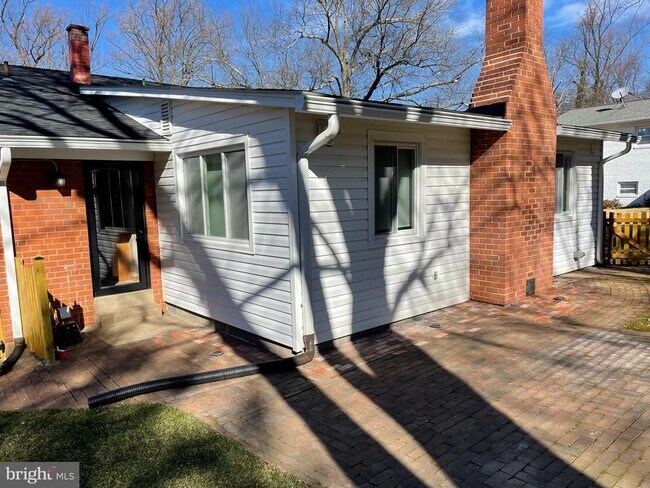 Building Photo - 11407 Woodson Ave