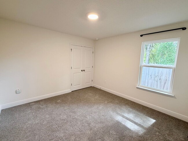 Building Photo - 10085 Bellbrook Rd