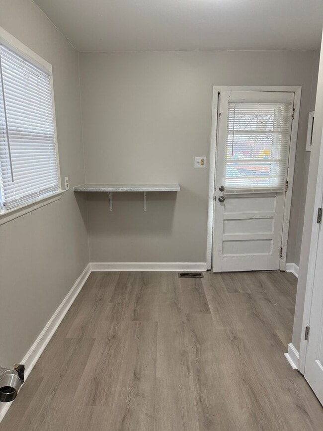 Building Photo - Renovated 3 Bedroom Across From N Elm Village!