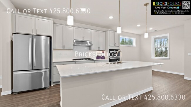 Building Photo - 5165 83rd Ave NE