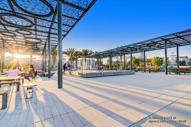 Building Photo - 1896 S Westside Dr