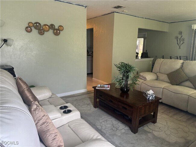 Building Photo - 1 Aztec Lily Ln