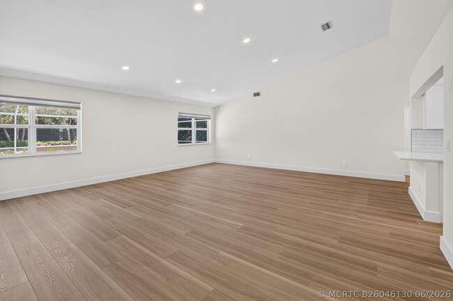 Building Photo - 1378 NW 13th Ct